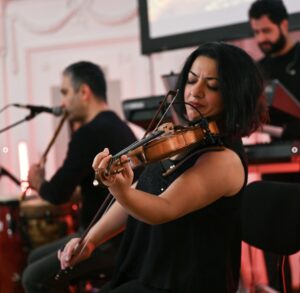 „Wege zur Heilung“ – Benefizkonzert mit Koma Amed im Neuen Schloss Stuttgart