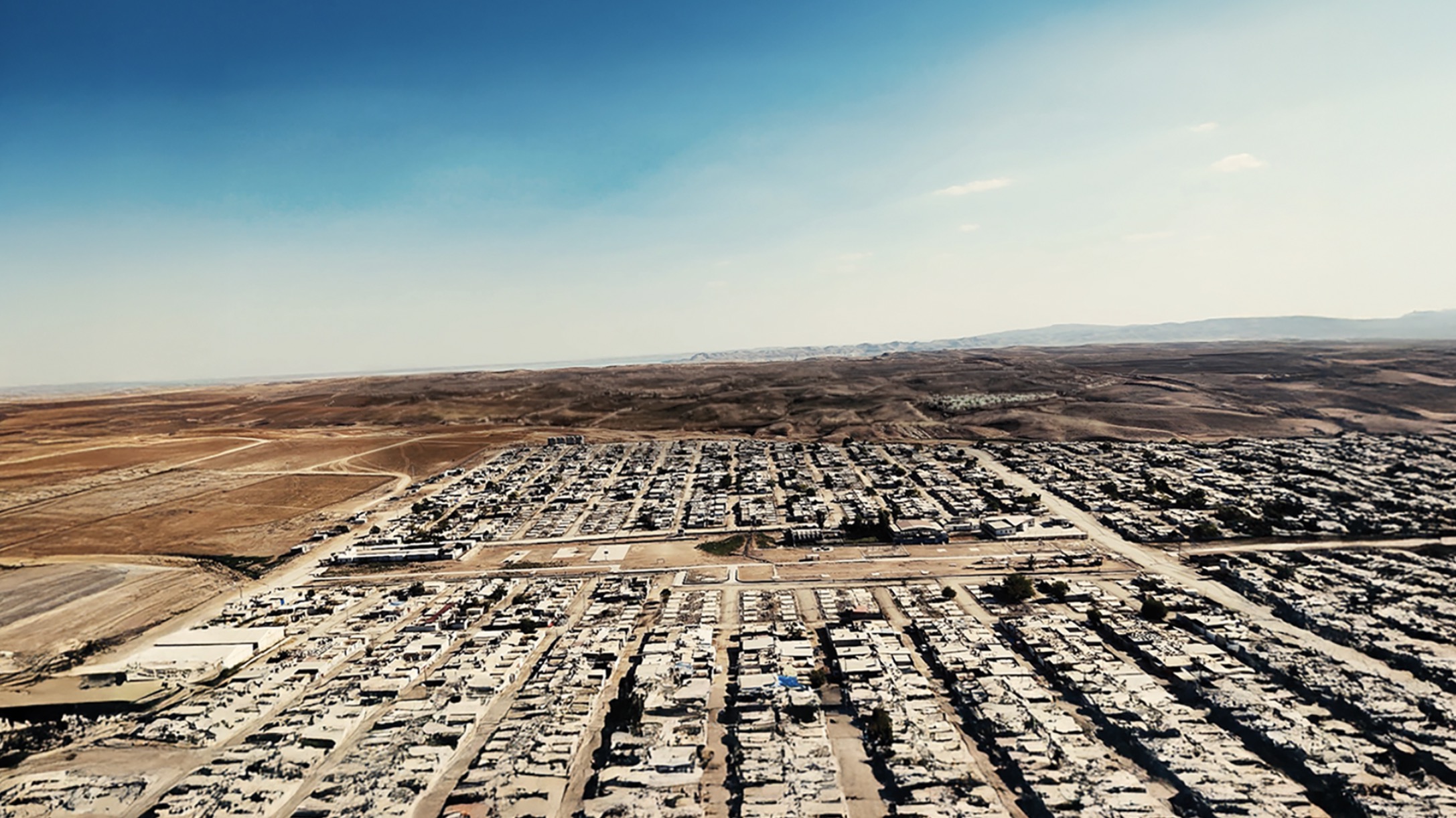 Luftaufnahme eines Flüchtlingslagers für Ezidinnen und Eziden in der Region Kurdistan-Irak